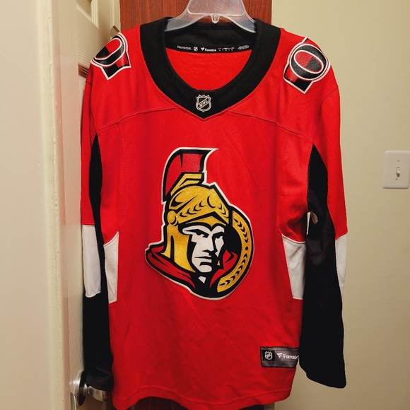 Senators hockey jersey - Picture 1 of 3